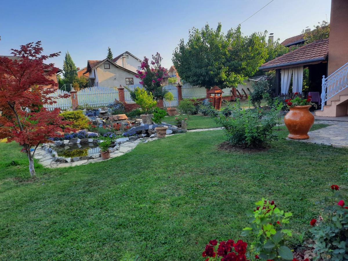 Guest House Rose Smederevska Palanka Exterior photo