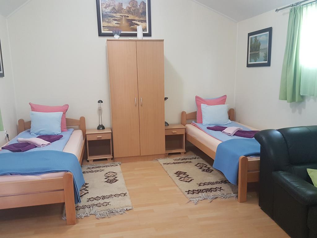 Guest House Rose Smederevska Palanka Exterior photo